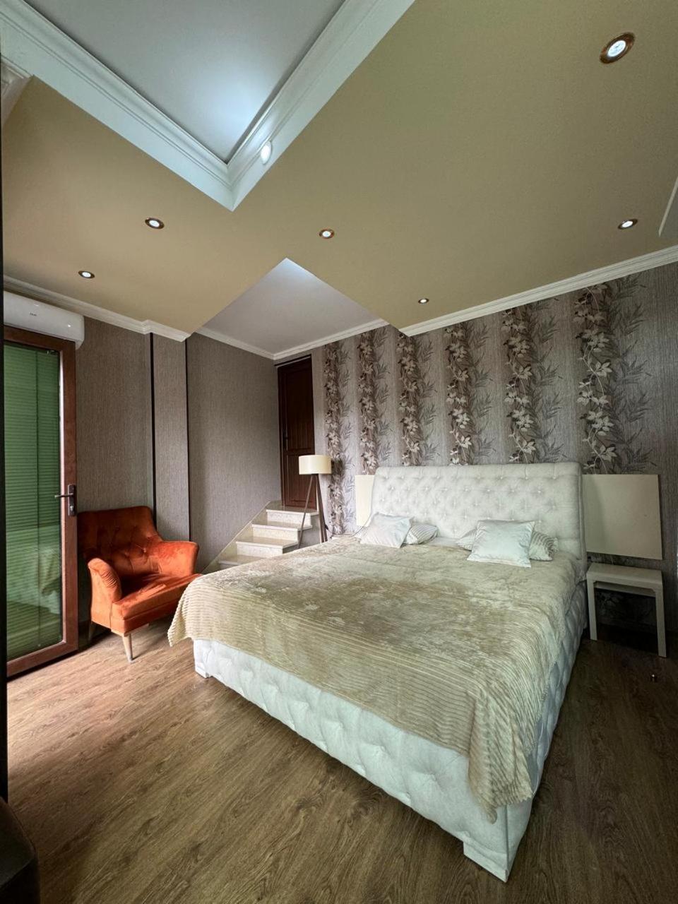 Hotel Aisi Kutaisi Zewnętrze zdjęcie