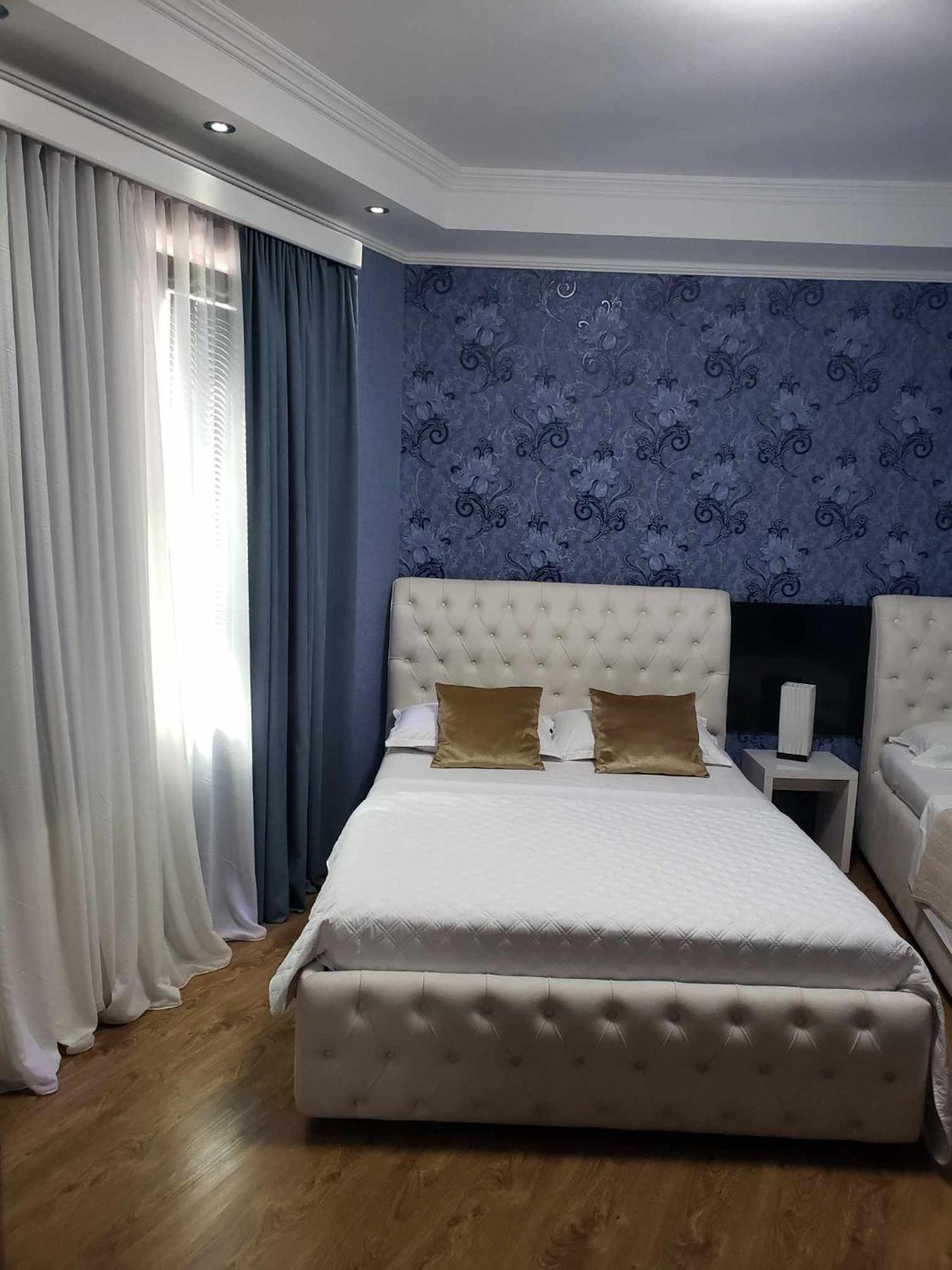 Hotel Aisi Kutaisi Zewnętrze zdjęcie