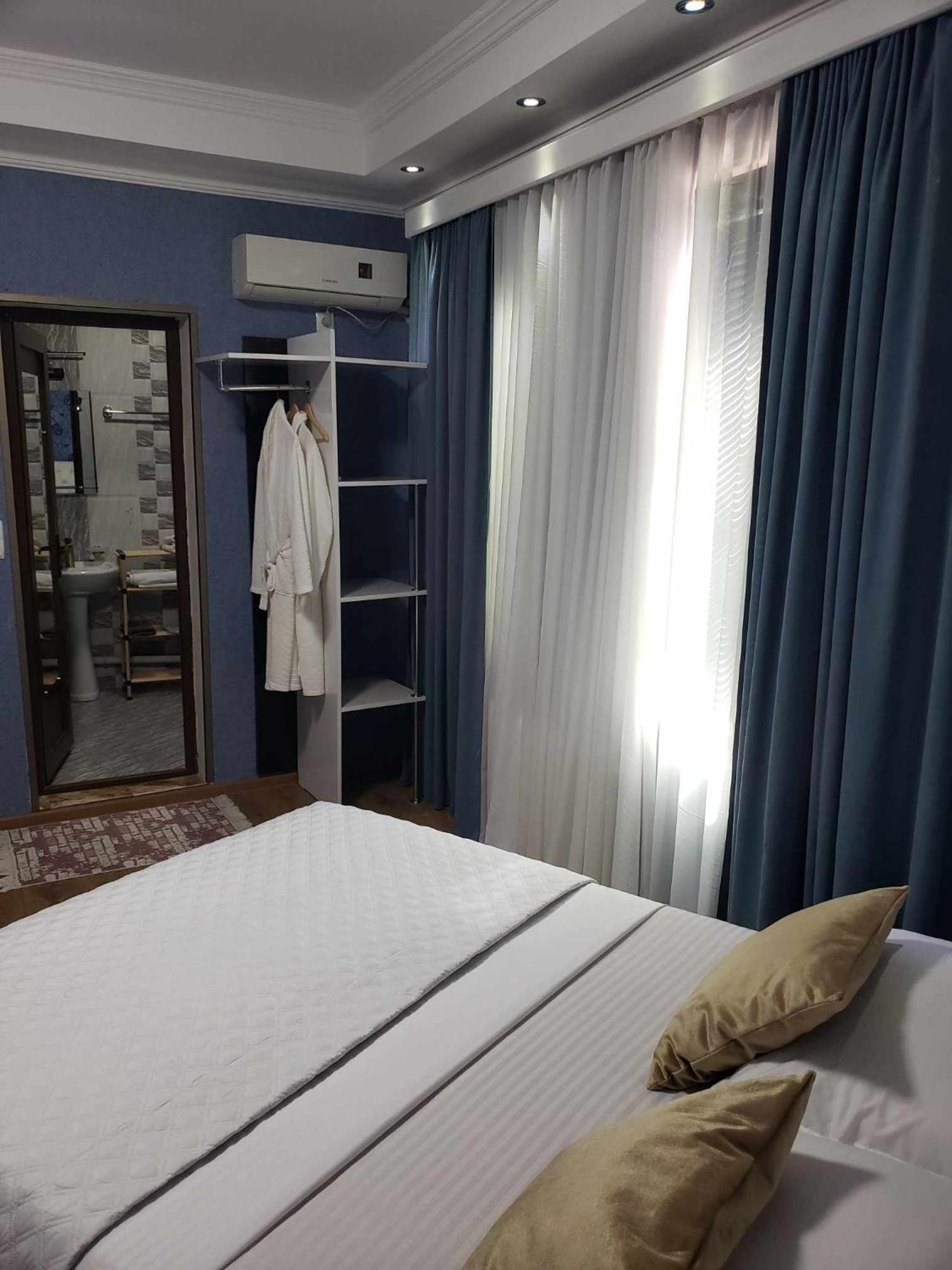 Hotel Aisi Kutaisi Zewnętrze zdjęcie